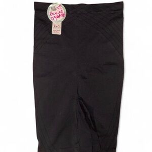 Maidenform Black Shapewear Shorts Size Large